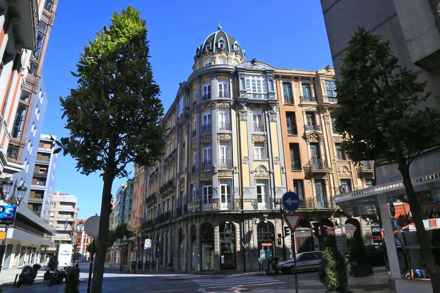 Calle Campoamor