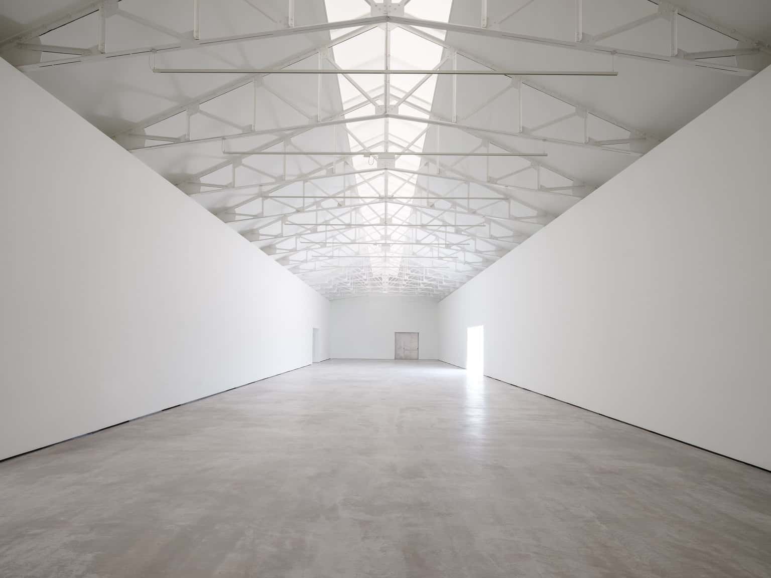 Visitas guiadas por Jaime Sordo a la exposición El abrazo. Mujeres artistas, obra, voz y rostro