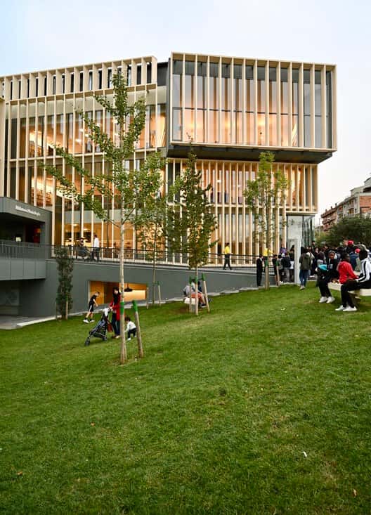 Biblioteca Pilarin Bayés