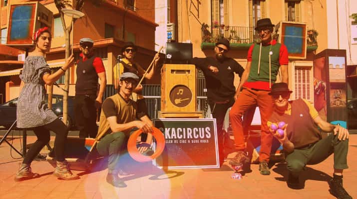 Ska Circus! amb circ de jocs