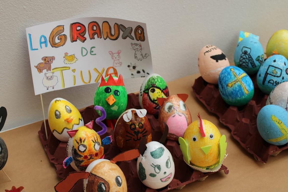 Taller infantil de huevos pintados