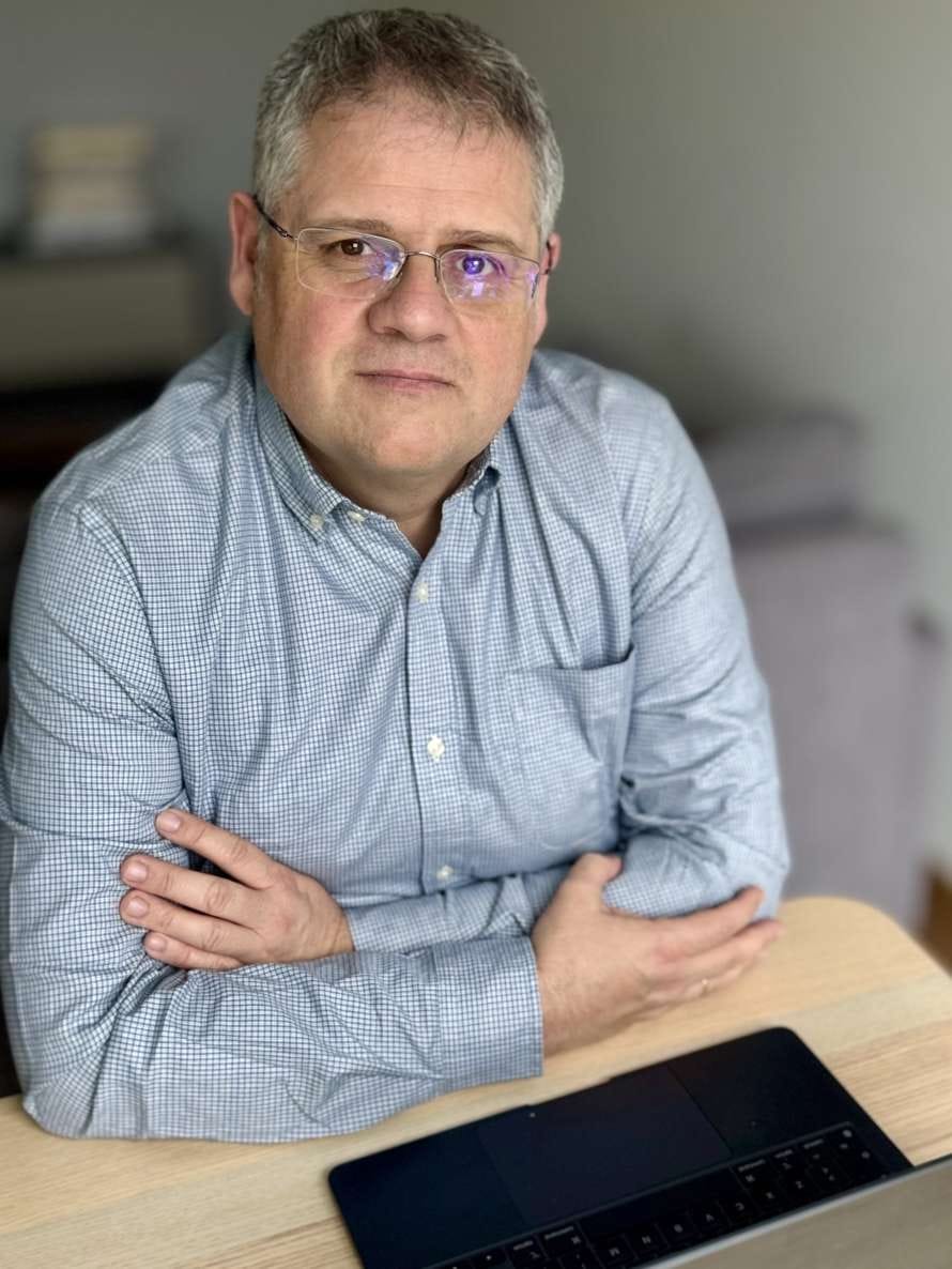 Encuentros poéticos: Vítor Albuerne