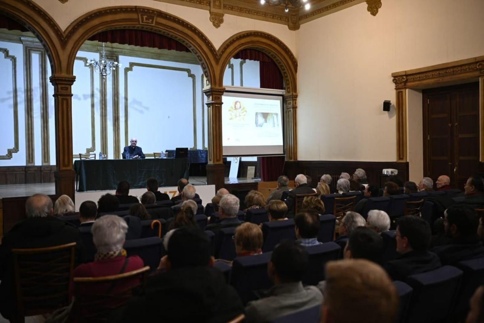 Presentaci贸n del libro 'Literatura ins贸lita' de Armando Requeixo