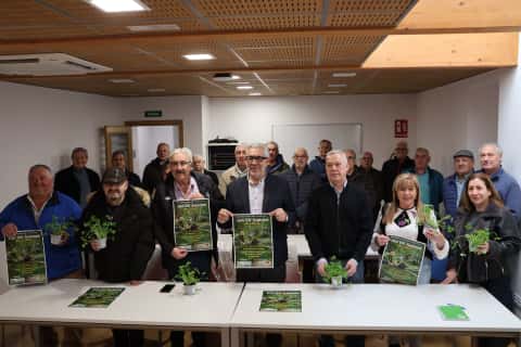 Plantación conmemorativa del Día del Árbol