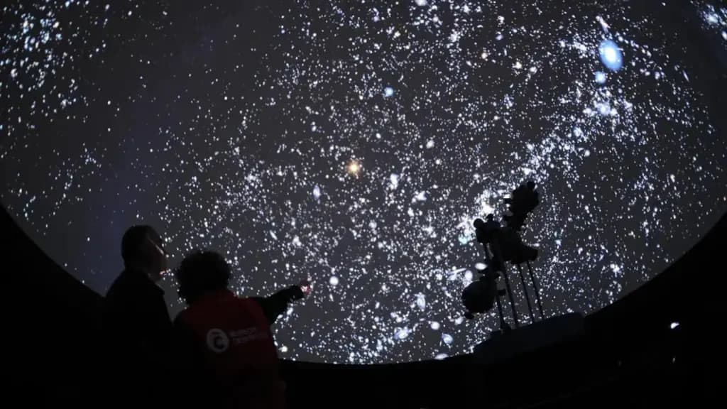 Sesión de cine y ciencia ante el histórico eclipse de 2026