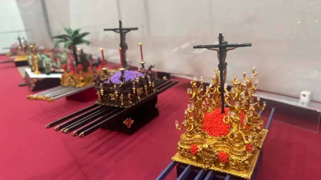 Exposición de tronos en miniatura de Alejandro Sánchez