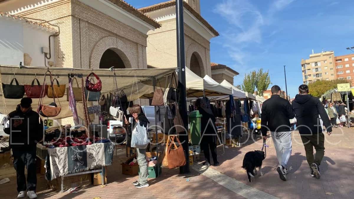 Mercadillo de Los Invasores