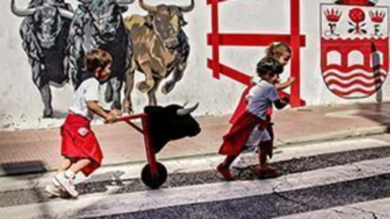 Fiestas: encierros infantiles, magia y música