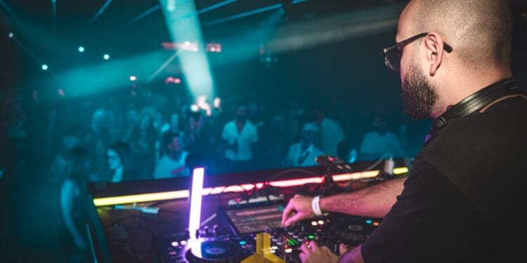 Carnaval, electrónica y el rito del baile - Carnival Edition