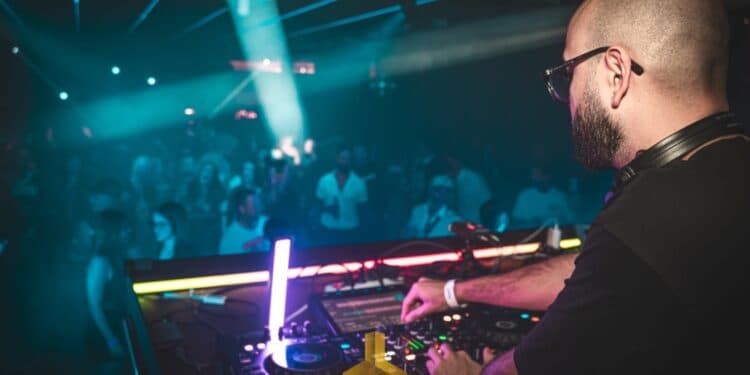 Carnaval, electrónica y el rito del baile - Carnival Edition