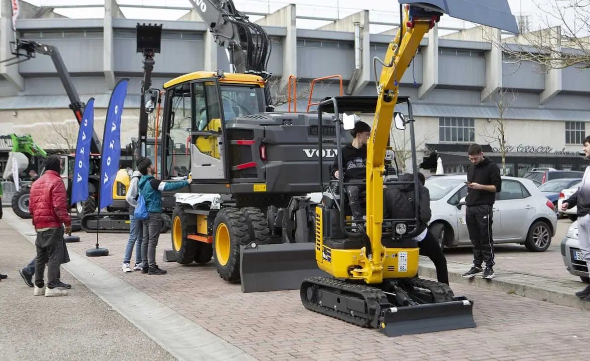 II Feria de Empleo en Construcci贸n en Santander