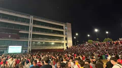 Gran final de España: todos con la selección en la pantalla de la Plaza de la Constitución