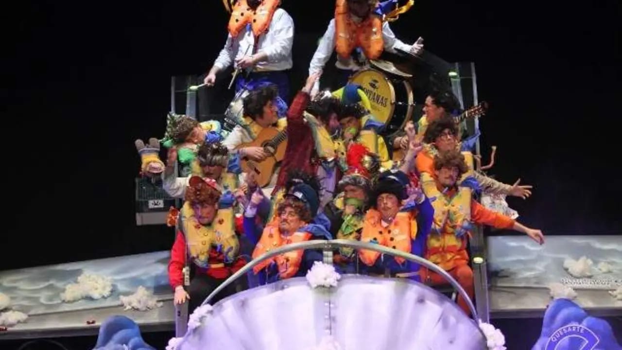 Velada con carnaval y música en directo en la Barriada Bazán
