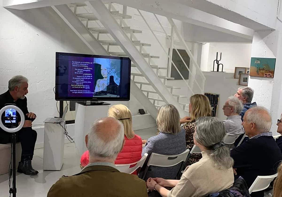 Charla-coloquio de Lucía Etxeberria