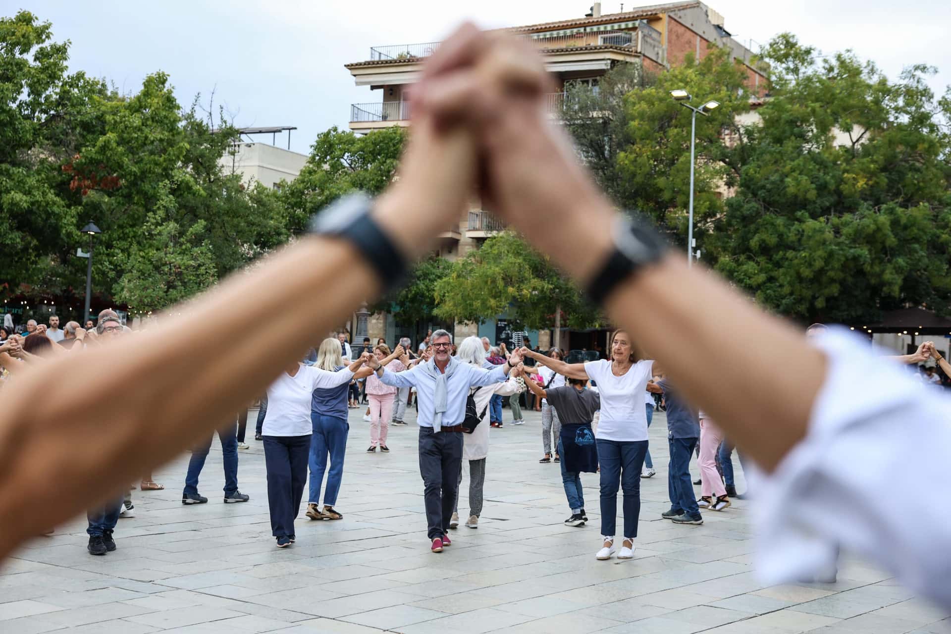 FM La Floresta: Ballem a la plaça del poble