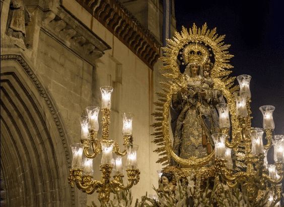 Salida procesional de la Virgen de la Luz