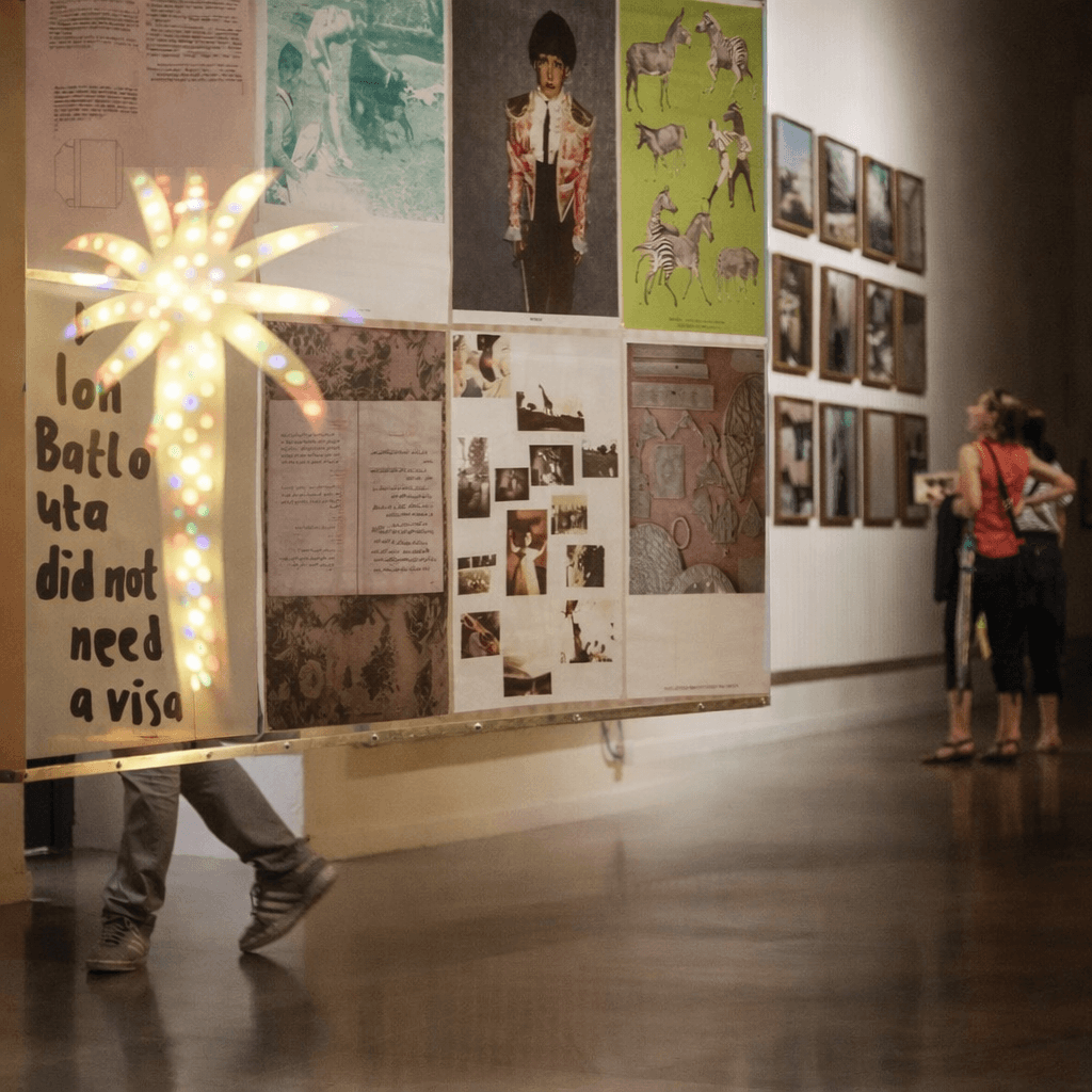 Visita dialogada: 'Standing here wondering which way to go'