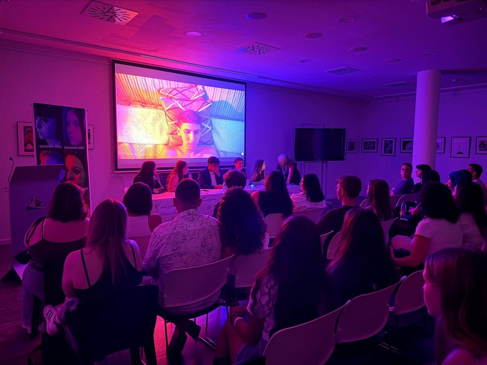 Presentación y proyección del mediometraje 'Deshumanizados'