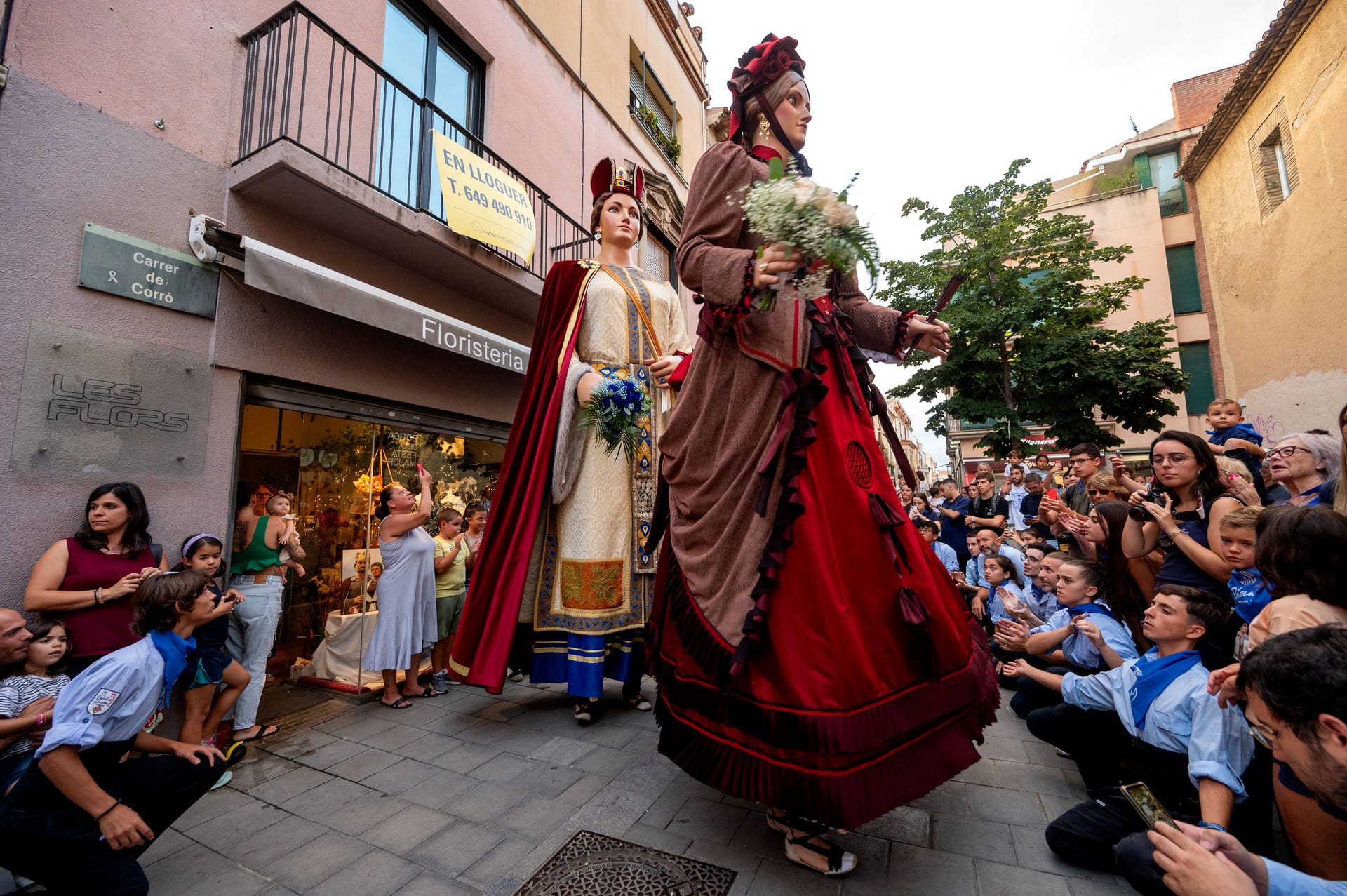 Cercavila de Festa Major amb els gegants de la ciutat