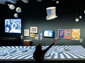 Exposición y actividades Los mundos de Alicia