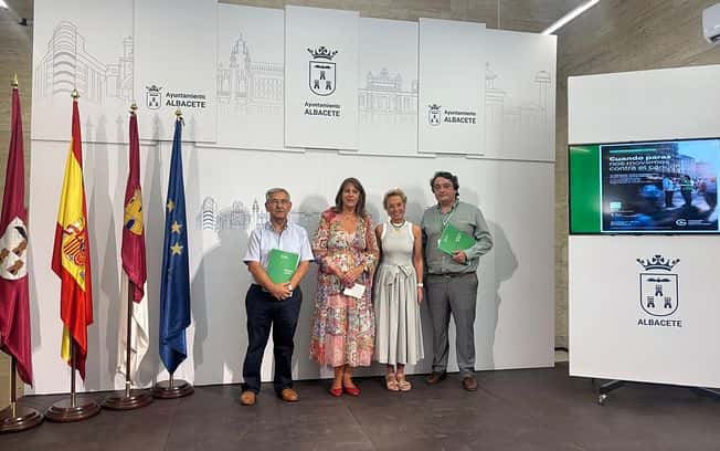 Cuestación solidaria de la AECC en la Feria de Albacete