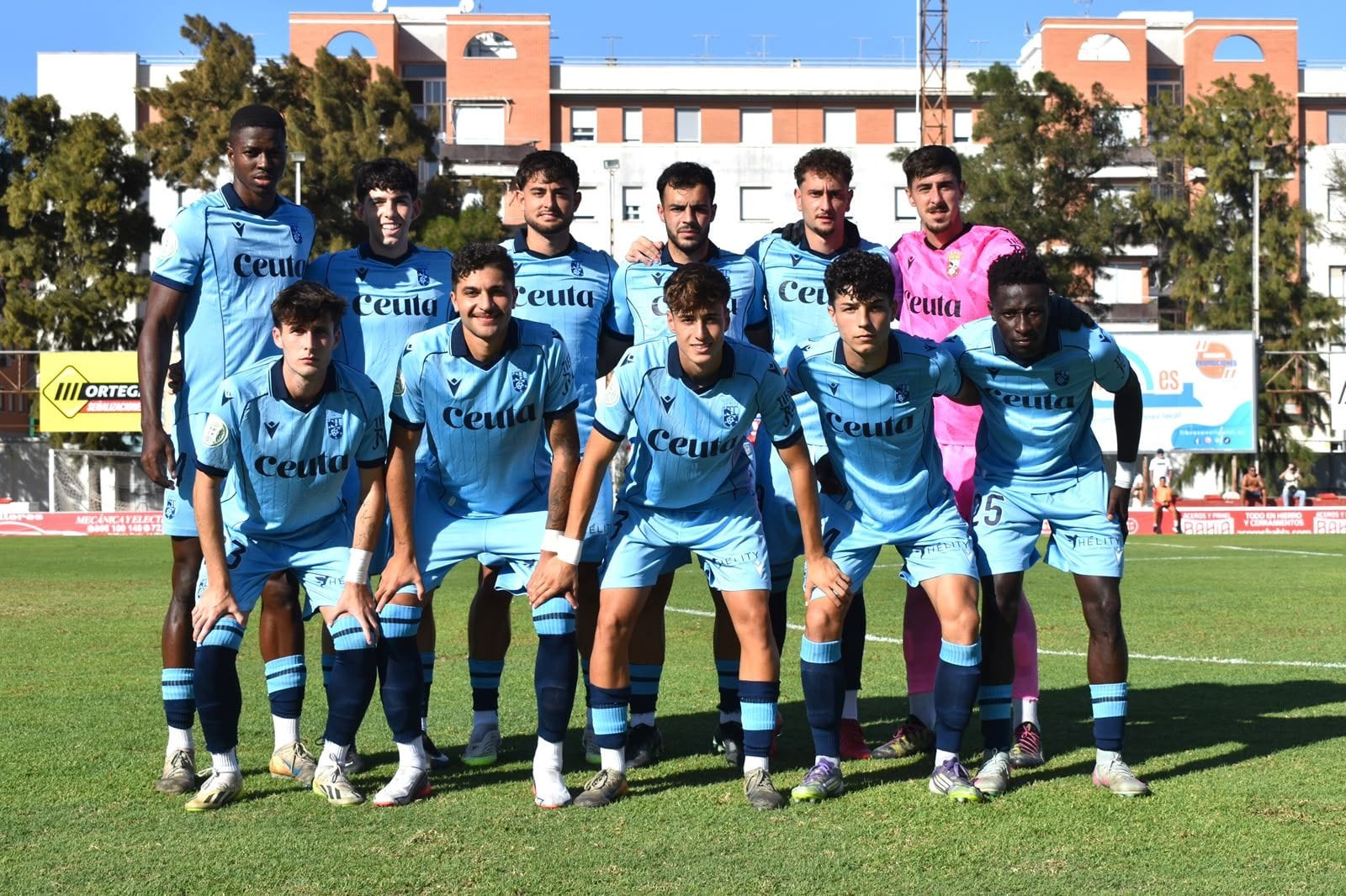 Partido de fĂștbol de la AD Ceuta B