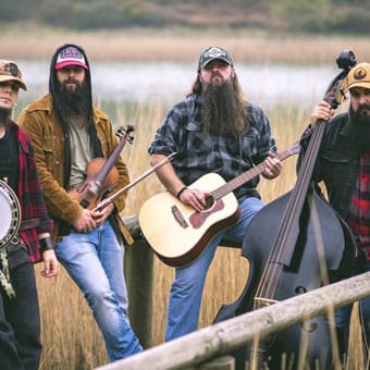 Moonshine Wagon y Pete Bernhard