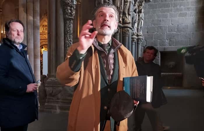 Firma de ejemplares de 'Ultreia' por Francisco Narla