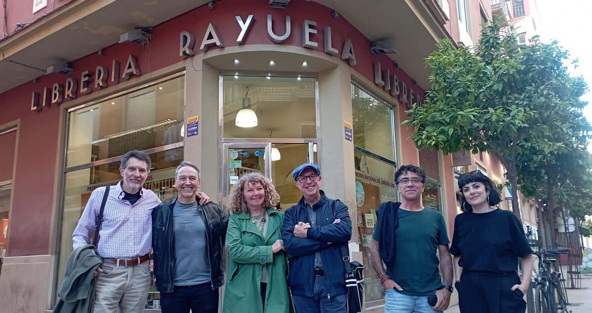 Tertulia mensual de la Librería Rayuela