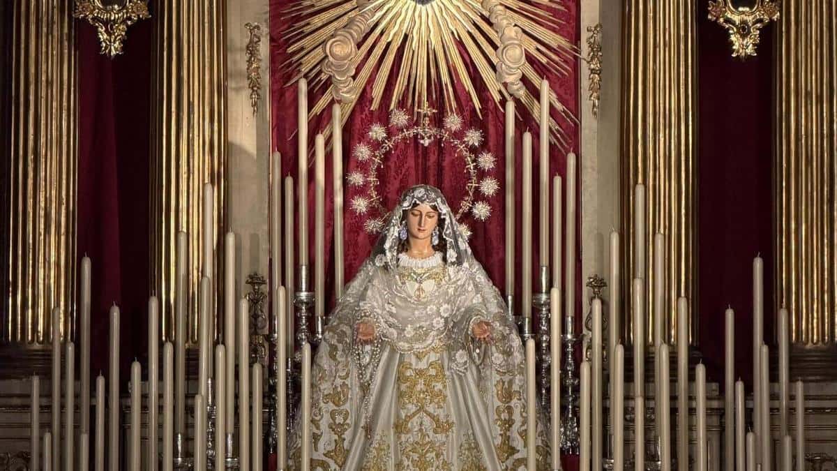 Procesión gloriosa de Pentecostés de María Santísima del Rocío Coronada