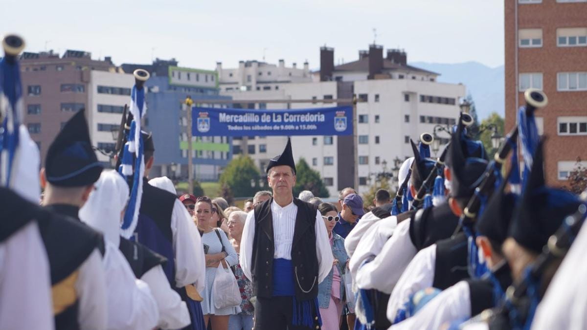 Exhibici贸n de baile tradicional asturiano