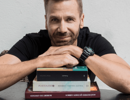 Presentaci贸n y firma del libro 'Hijos de Gael'