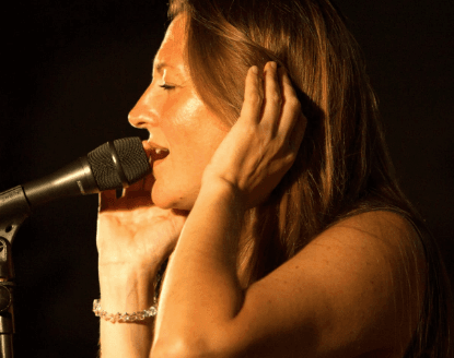 Actuación musical de Jazztwoman con Ruth Gómez
