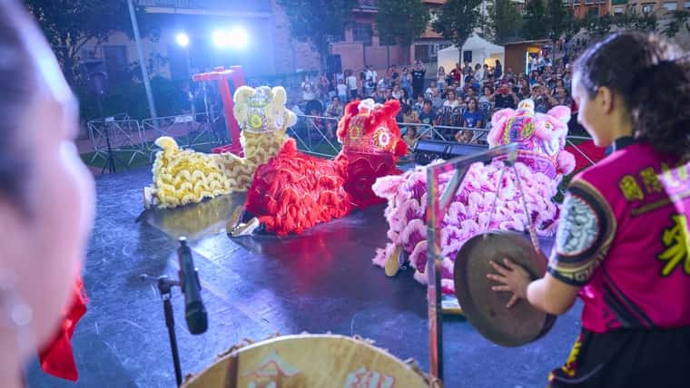 Baile del león chino - Asociación de Danza del León y Dragón Guanghui