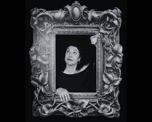 Damas en blanco y negro