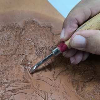 Arte en cuero. El repujado
