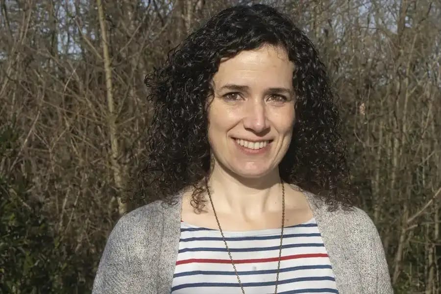 Eguzki-eklipse osoa, gertakari astronomikoa baino gehiago