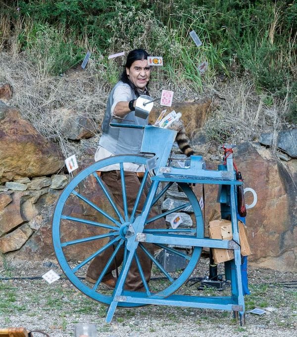 Espectáculo del Mago Teto - El afilador mágico