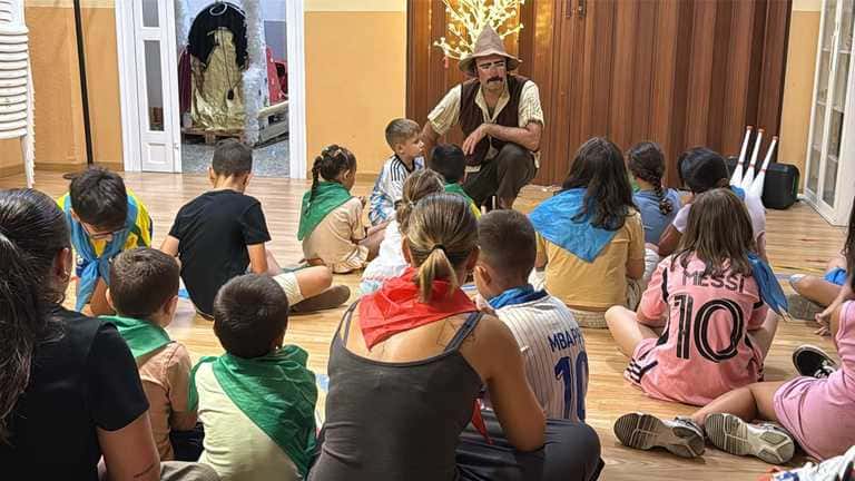 Cuentacuentos infantiles - Leer conta moito: Un universo en tu maleta
