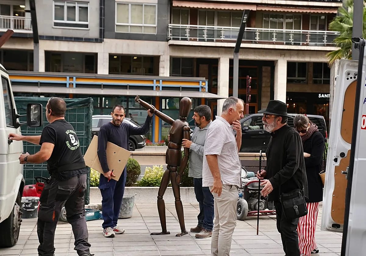 Inauguración de la escultura 'El acompañante'