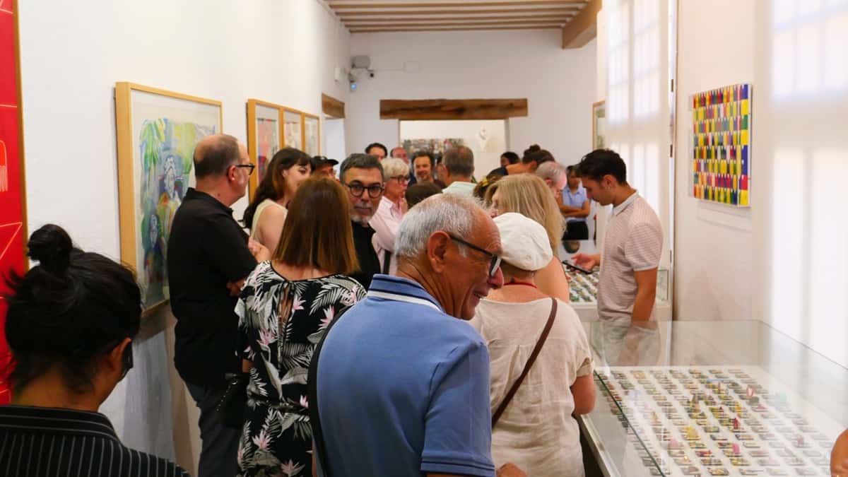 Reunión de ajenos o casi