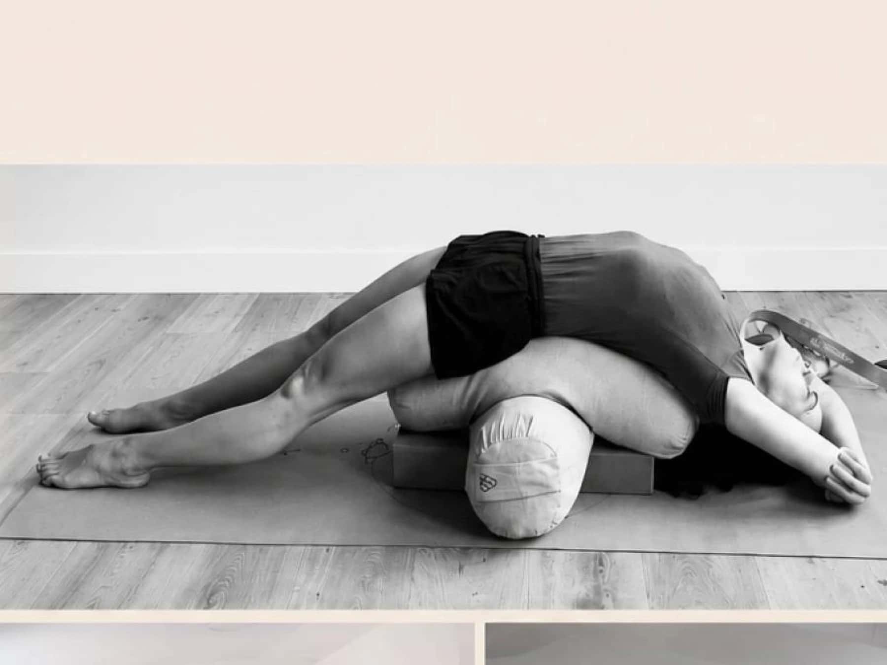 Formación intensiva de yoga restaurativo