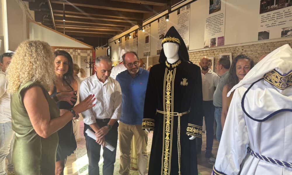 Bordado lorquino en sedas y oro
