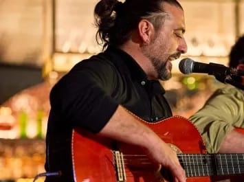 Cena y espectáculo flamenco en el Restaurante Alegal