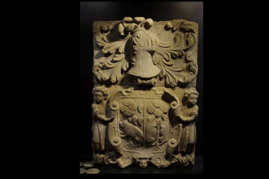 Interpretando escudos de armas: Piedra armera de los Gamboa