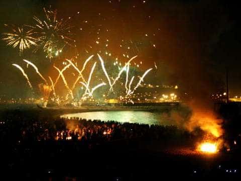 Noche de San Xuan en Gijón 2026