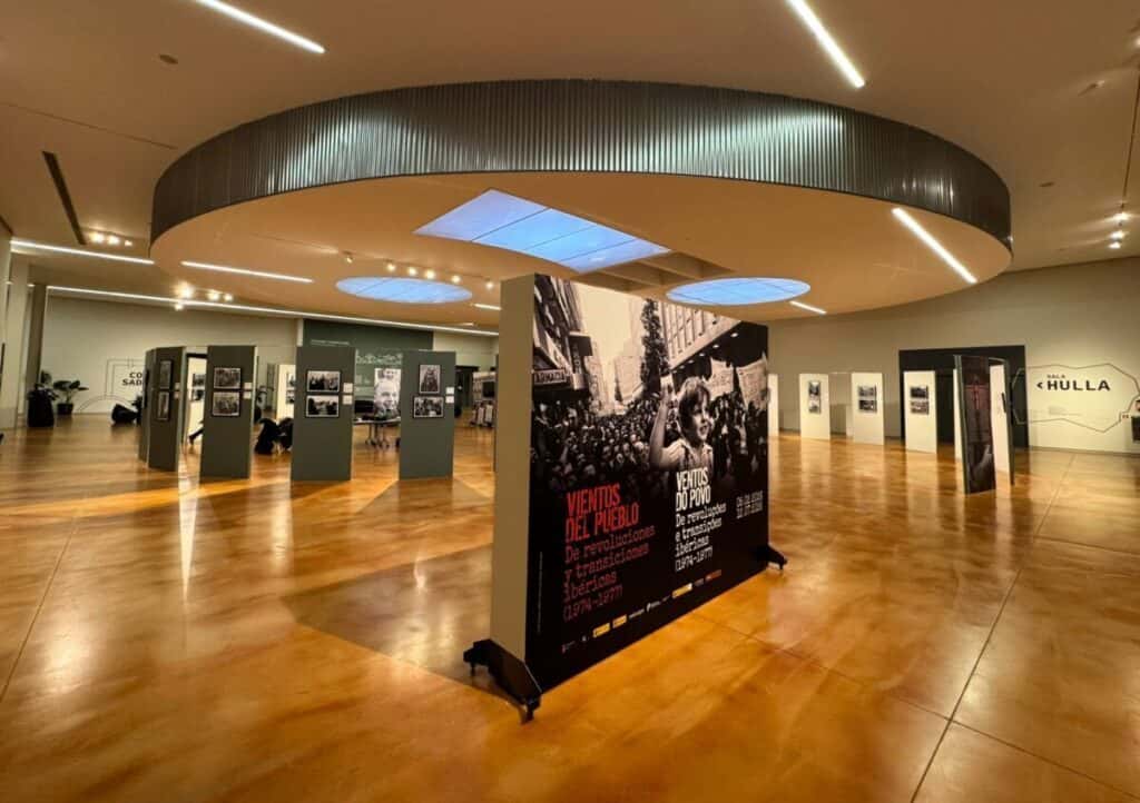 Vientos del Pueblo. De revoluciones y transiciones ibéricas (1974-1977)