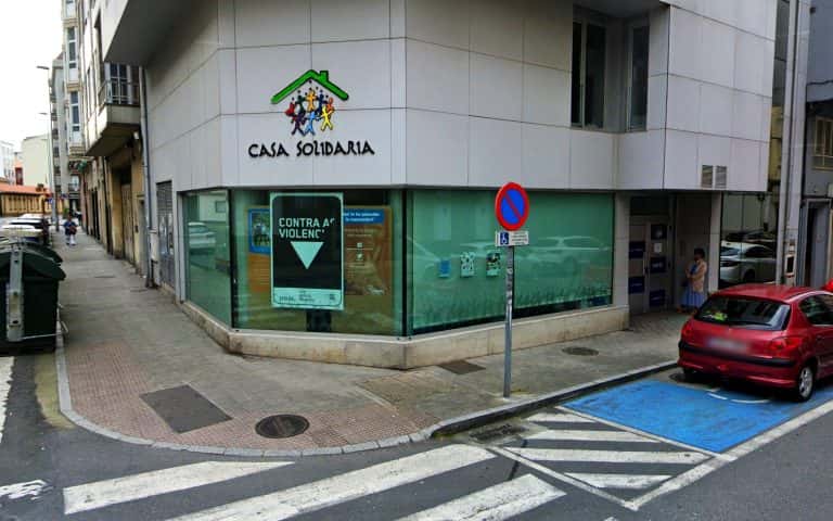 Charla sobre la regularizaci贸n de poblaci贸n migrante