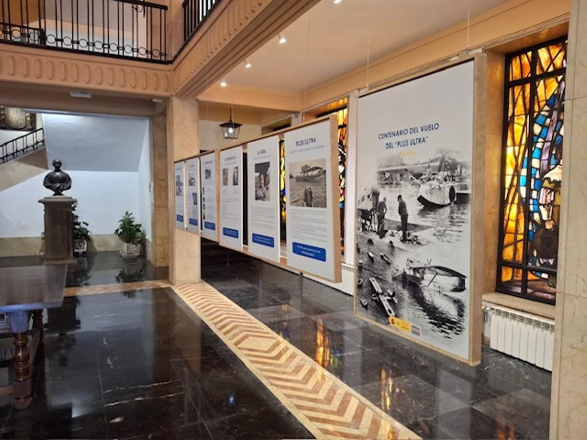 Exposición conmemorativa por el centenario del vuelo del hidroavión Plus Ultra