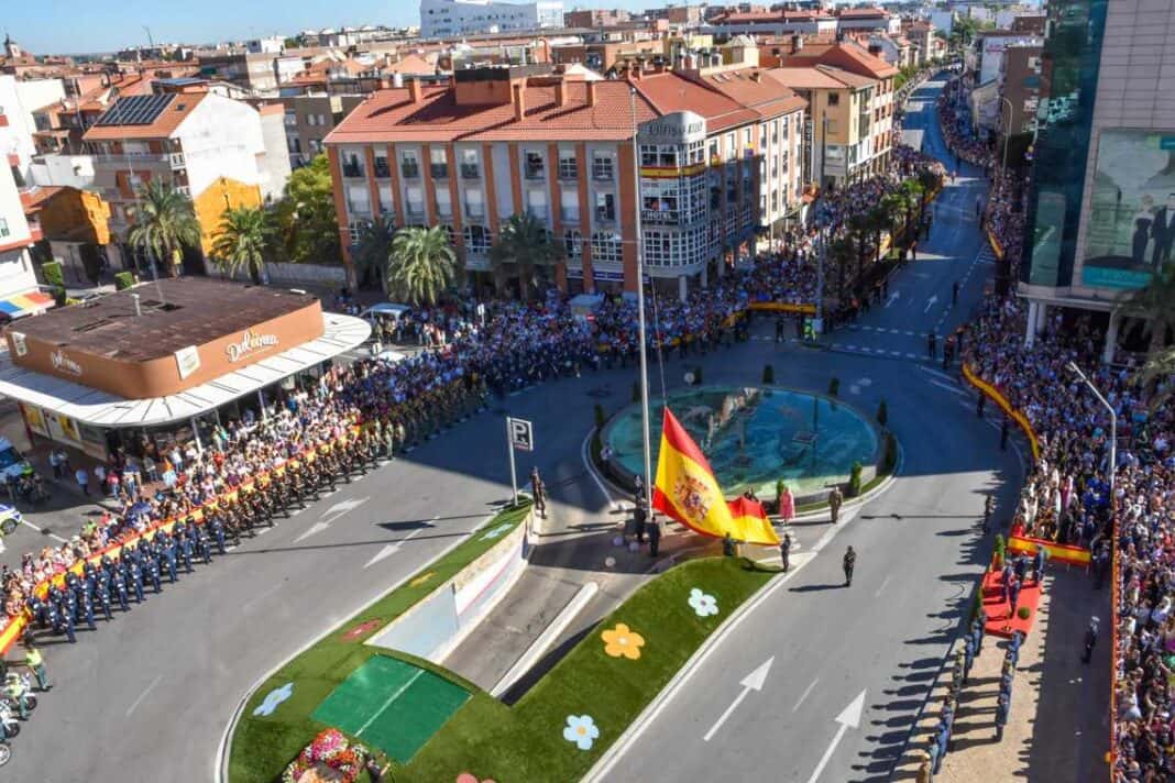 Homenaje a la Bandera con desfile militar y aéreo